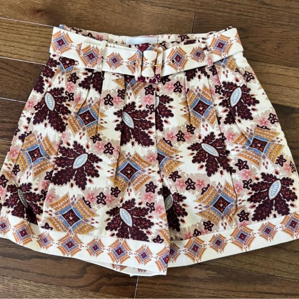 Cara Cara nyc shorts size 4